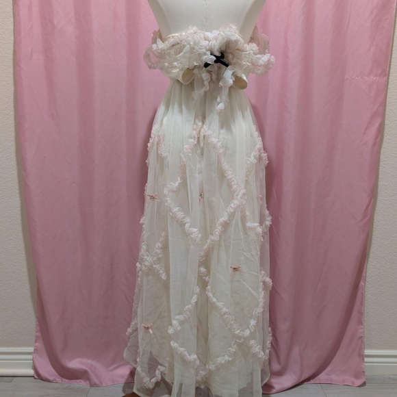 Vintage 1970s White/Cream & Pink Ruffle Gown (fits a Modern XS/S) - Picture 3 of 7